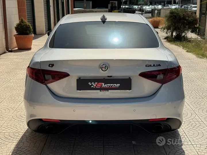 Alfa Romeo Giulia 2020 photo 5