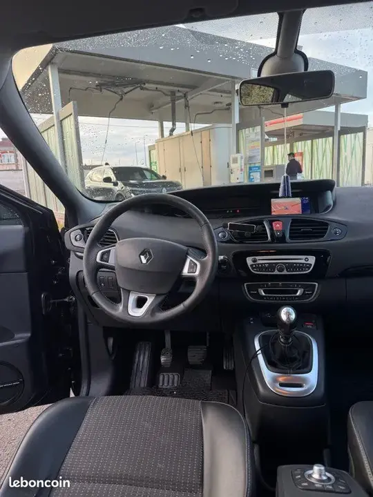 Renault Grand Scenic 2011 photo 3
