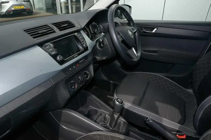 Skoda Fabia 2019 photo 2