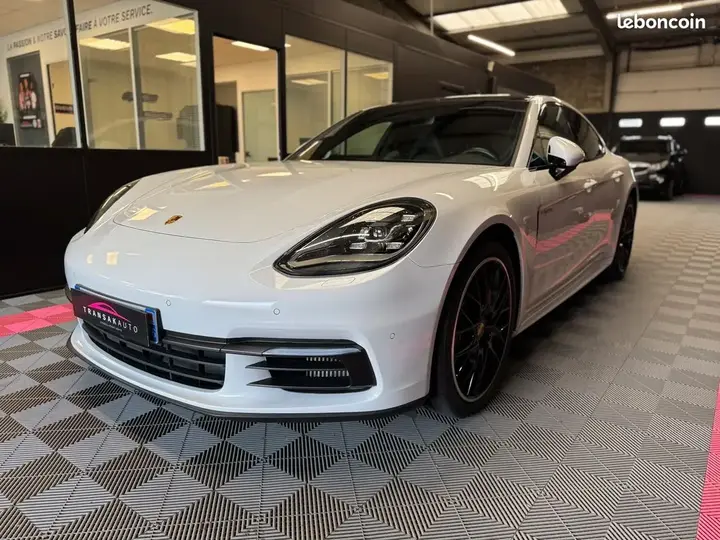 Porsche Panamera 2018 photo 5