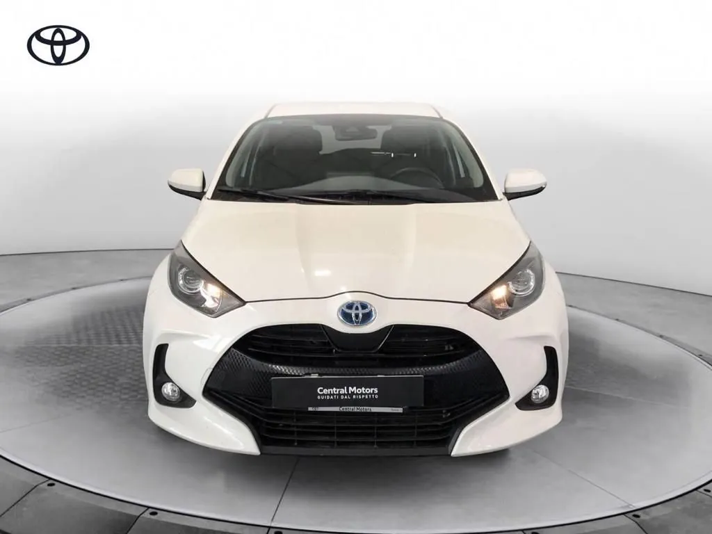 Toyota Yaris 2021 photo 2