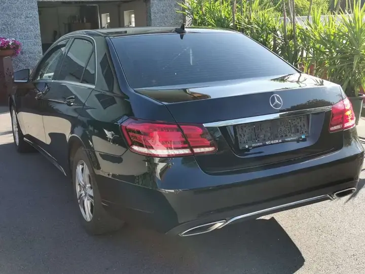 Mercedes-Benz E-Class 2015 photo 2