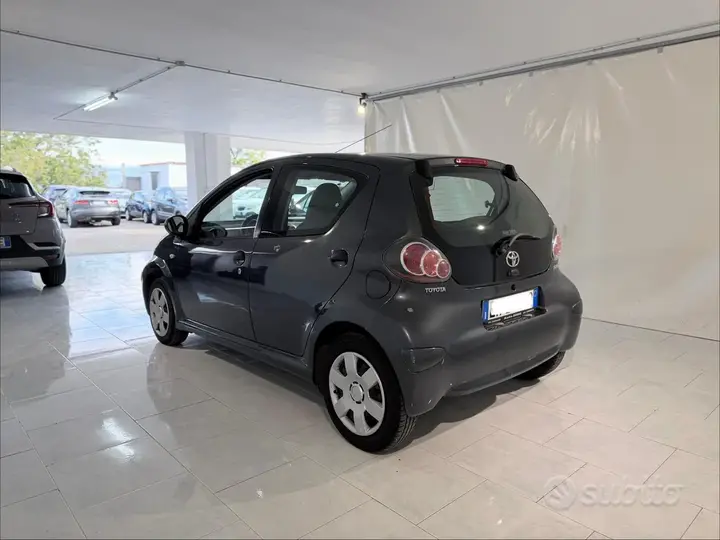 Toyota Aygo 2011 photo 4