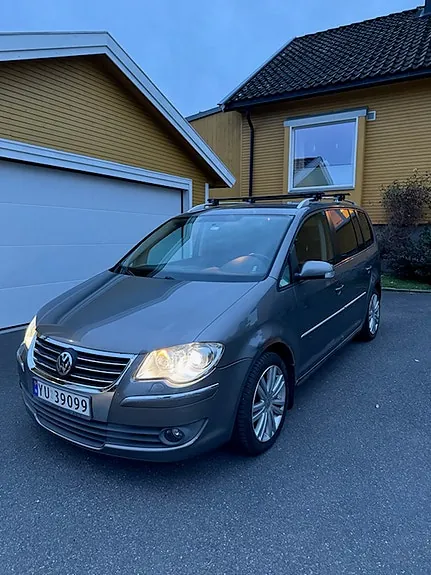 Volkswagen Touran 2007 photo 2