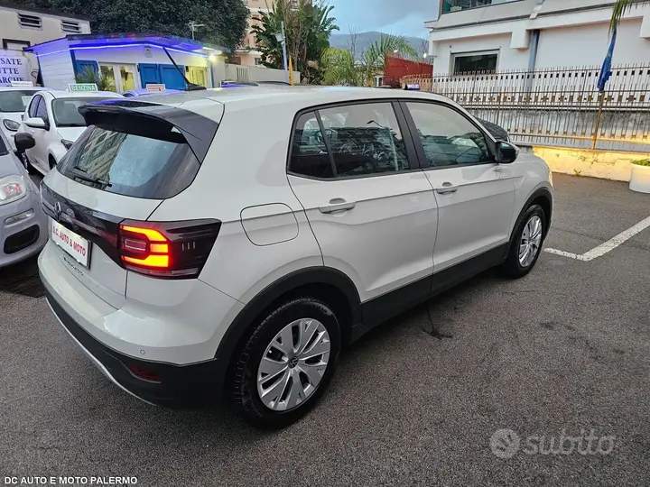 Volkswagen T-Cross 2023 photo 2