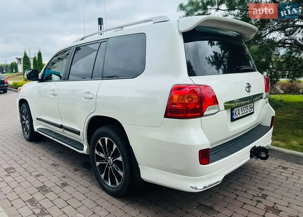 Toyota Land Cruiser 2013 photo 4