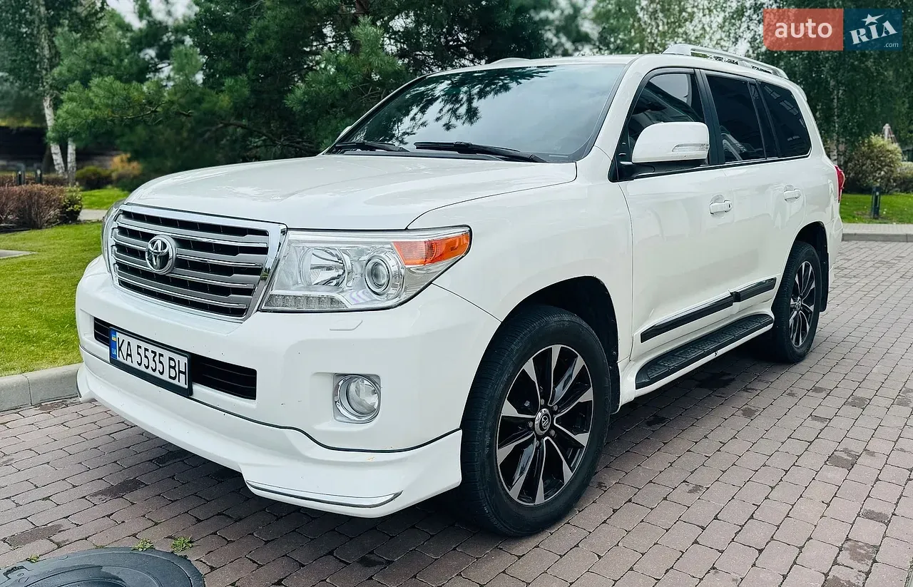 Toyota Land Cruiser 2013 photo 3