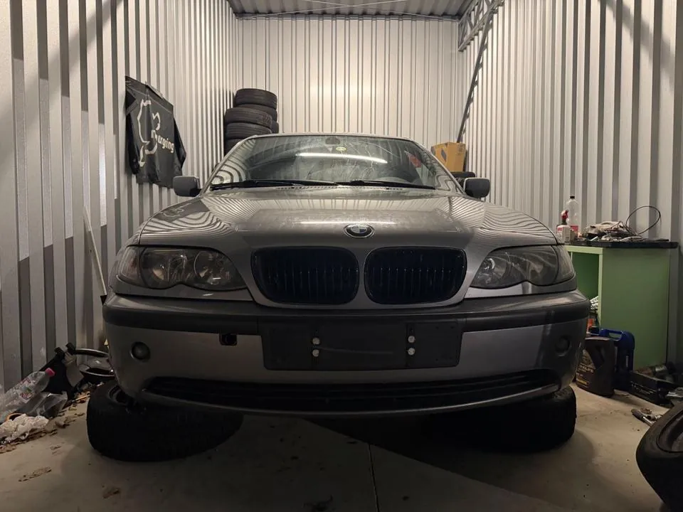 BMW 318I