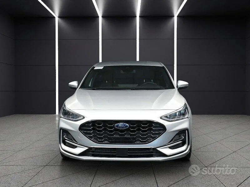 Ford Focus 2025 photo 2