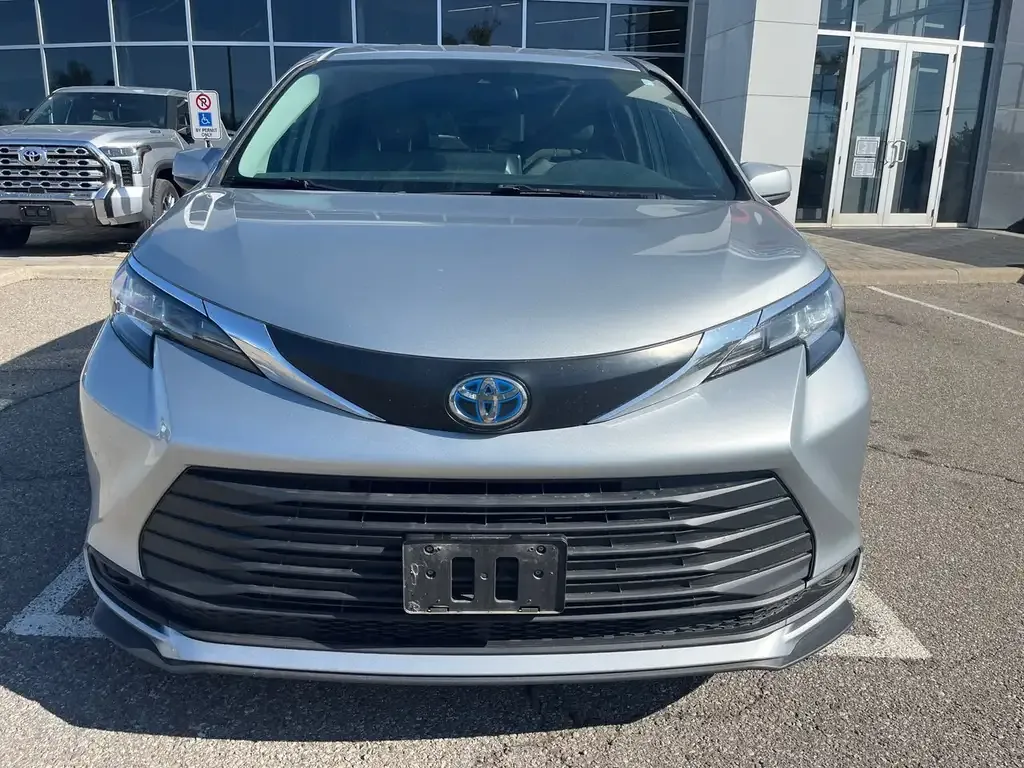 Toyota Sienna 2021 photo 2