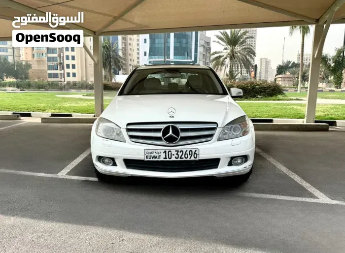 Mercedes-Benz C-Class 2010 photo 2