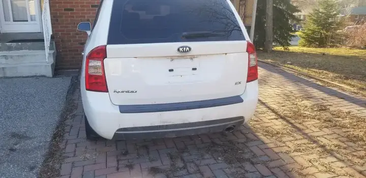 Kia Rondo 2012 photo 2