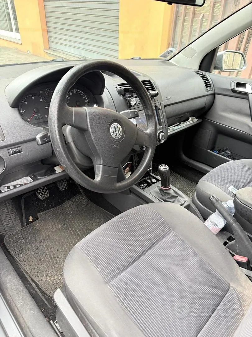 Volkswagen Polo 2009 photo 3