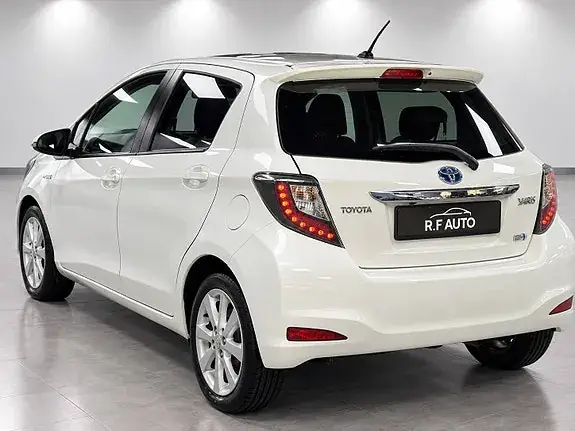 Toyota Yaris 2014 photo 5