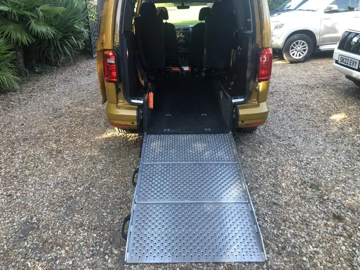 Volkswagen Caddy 2020 photo 2