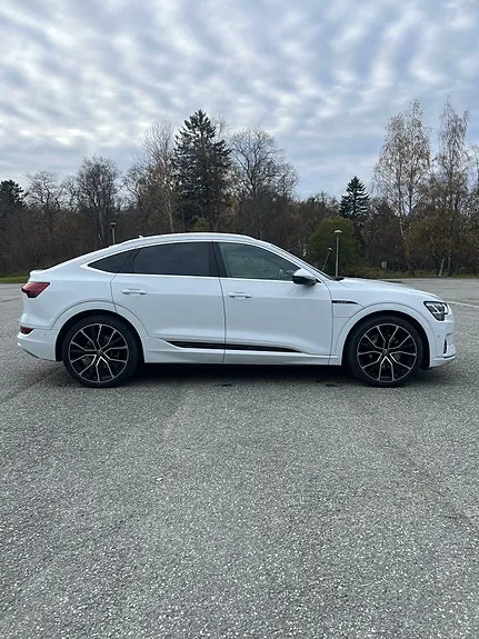 Audi E-Tron 2021 photo 2