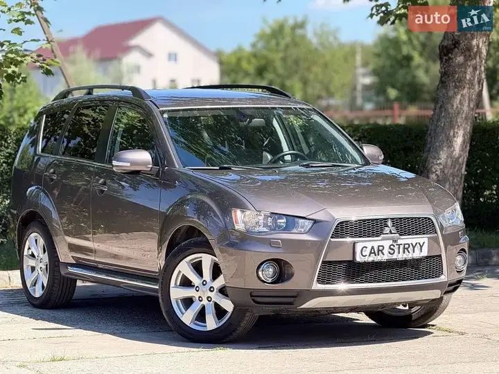 Mitsubishi Outlander 2009 photo 2