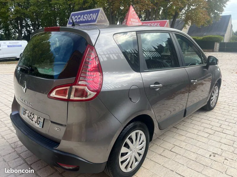 Renault Megane 2010 photo 3