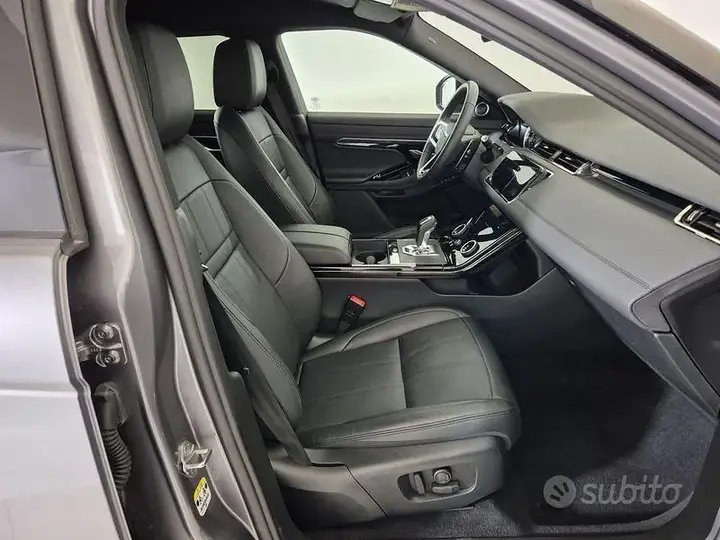 Land Rover Evoque 2023 photo 3