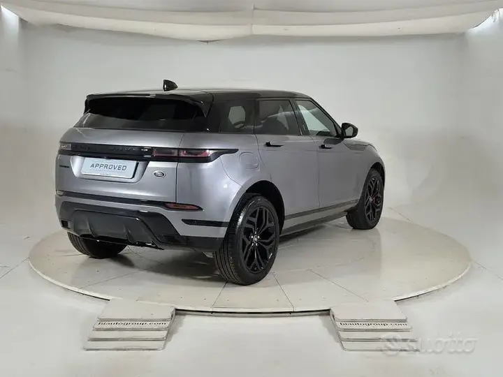 Land Rover Evoque 2023 photo 2