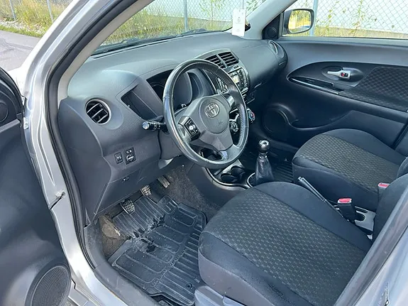 Toyota Urban Cruiser 2011 photo 5