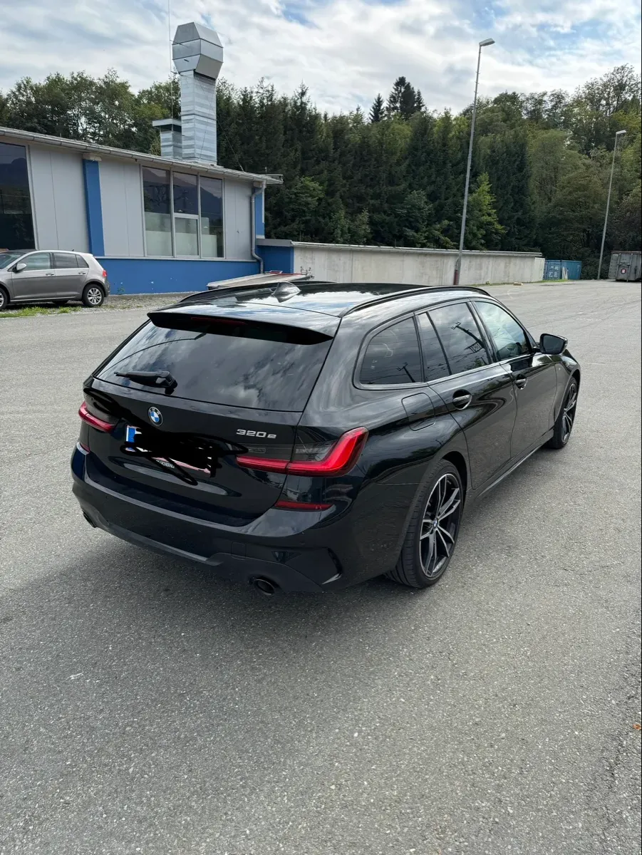 BMW 3 Series 2021 photo 3