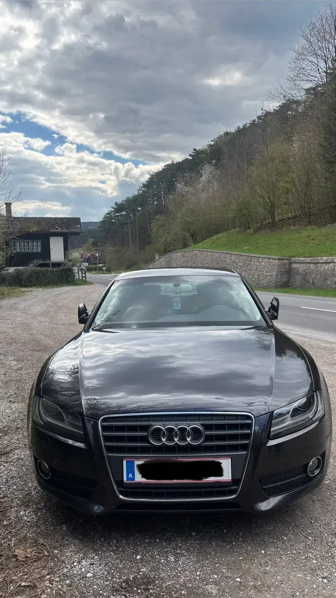 Audi A5 2011 photo 2