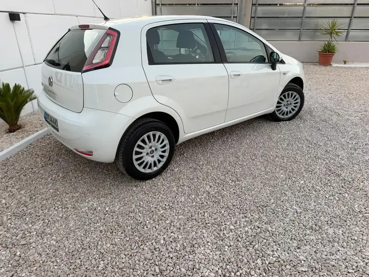 Fiat Punto 2013 photo 4