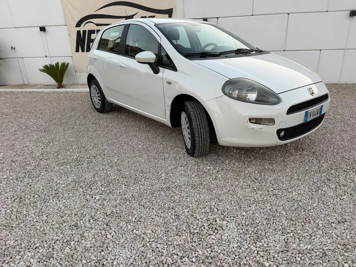 Fiat Punto 2013 photo 3