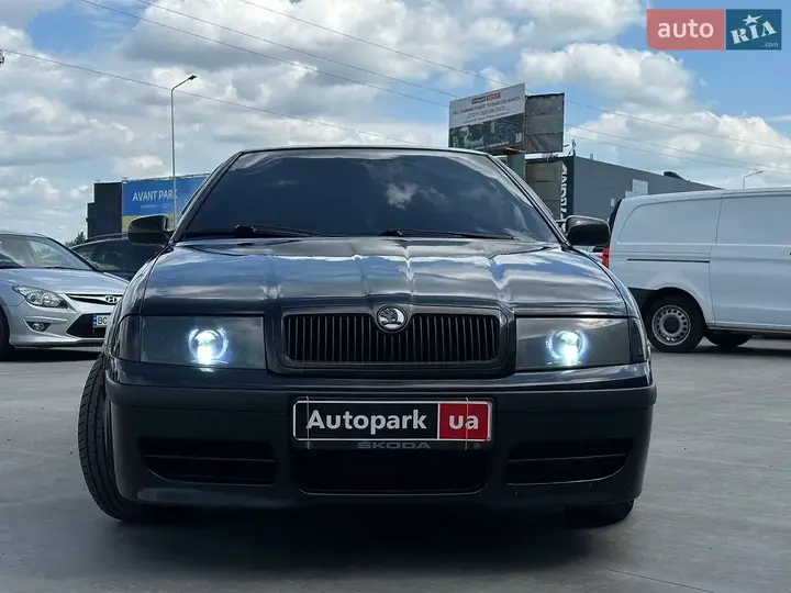 Skoda Octavia 2010 photo 2