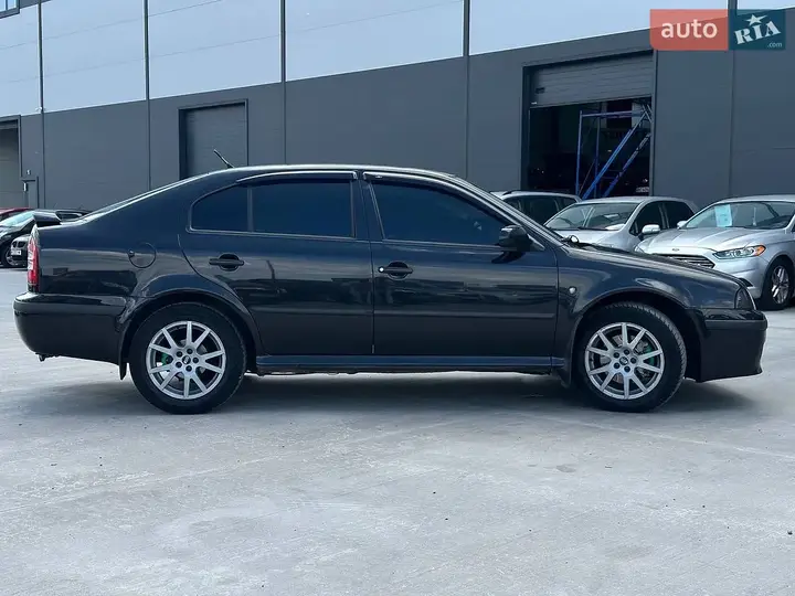 Skoda Octavia 2010 photo 4