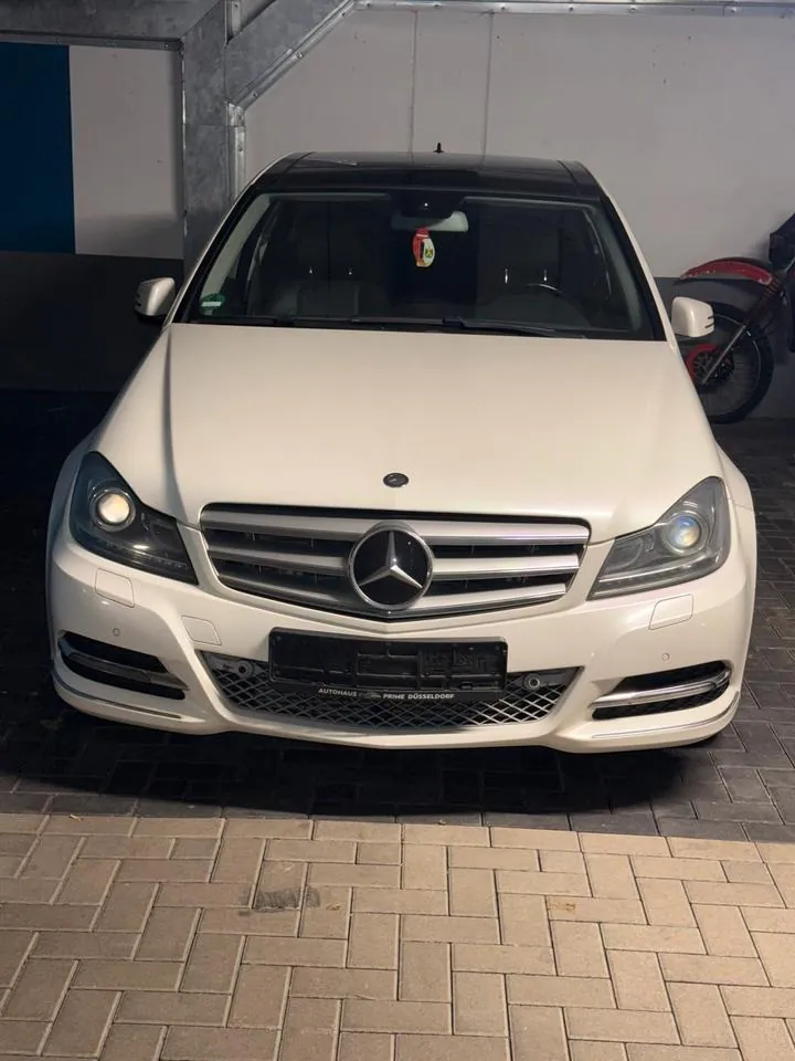 Mercedes-Benz W204