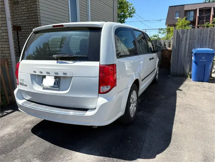 Dodge Grand Caravan 2015 photo 3