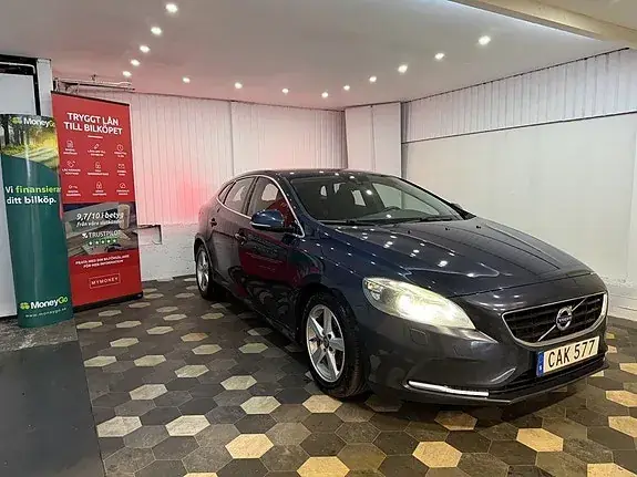 Volvo V40 2015 photo 2