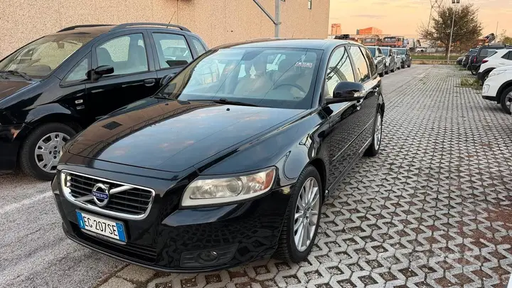 Volvo V50
