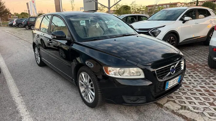 Volvo V50 2011 photo 3