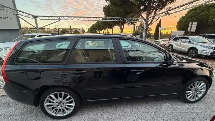 Volvo V50 2011 photo 5