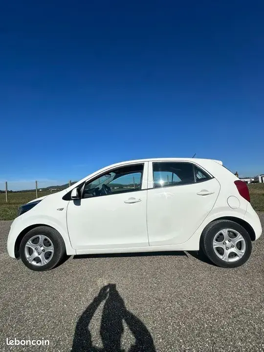Kia Picanto 2022 photo 2