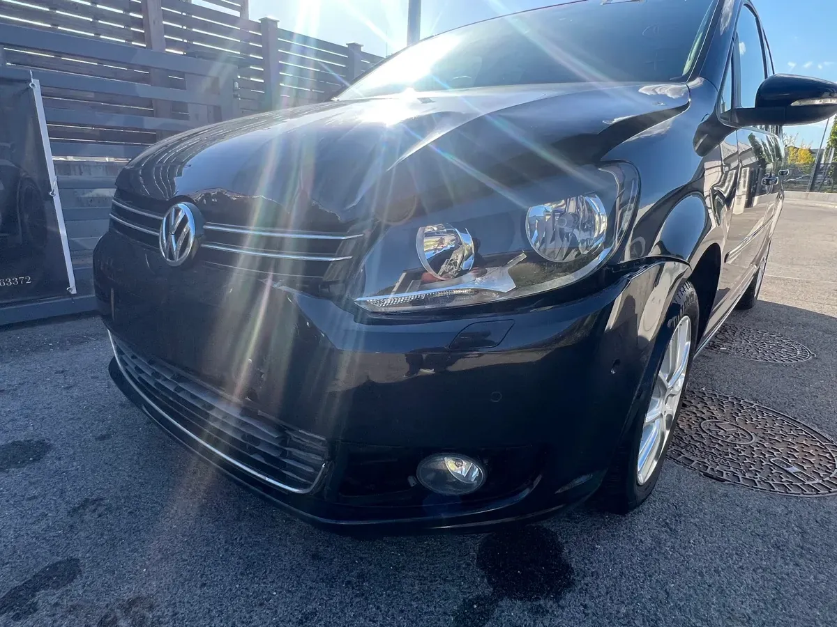 Volkswagen Touran 2012 photo 3