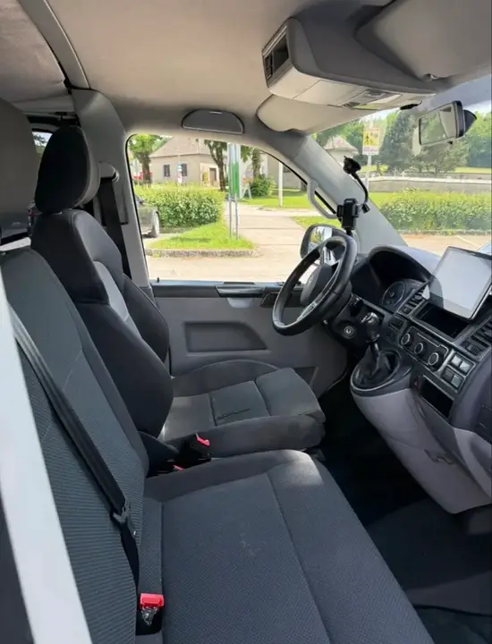 Volkswagen Multivan 2012 photo 3