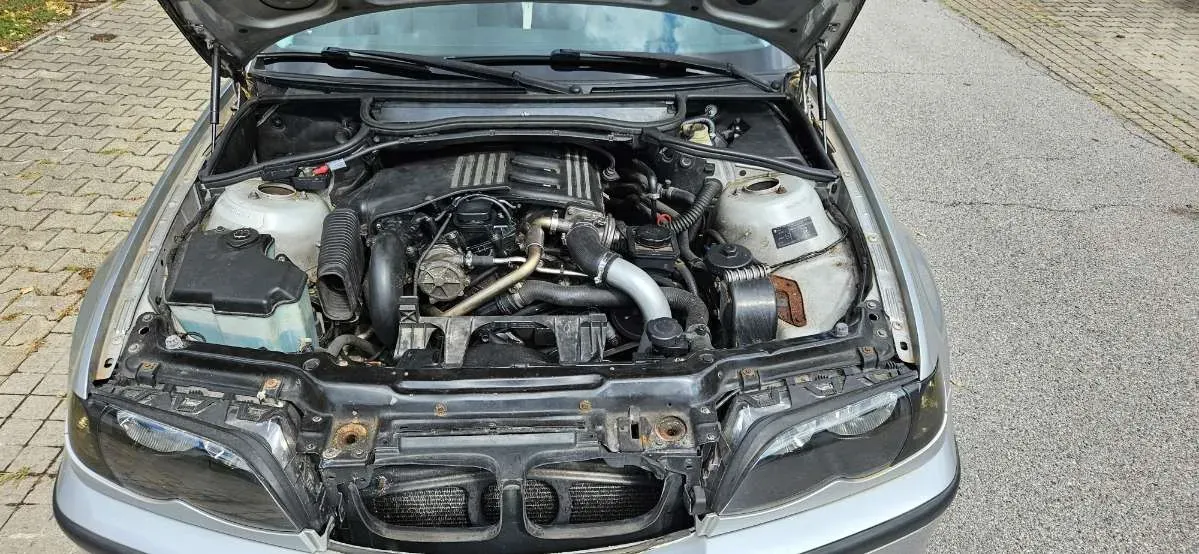 BMW 3 Series 2002 photo 2