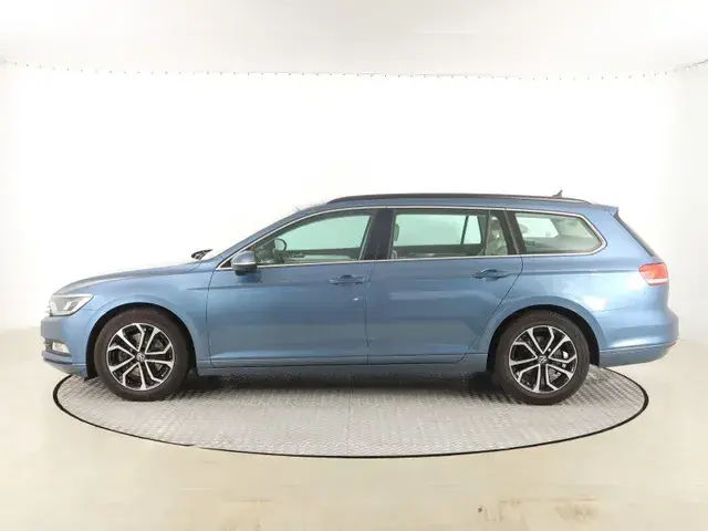 Volkswagen Passat Variant 2016 photo 2