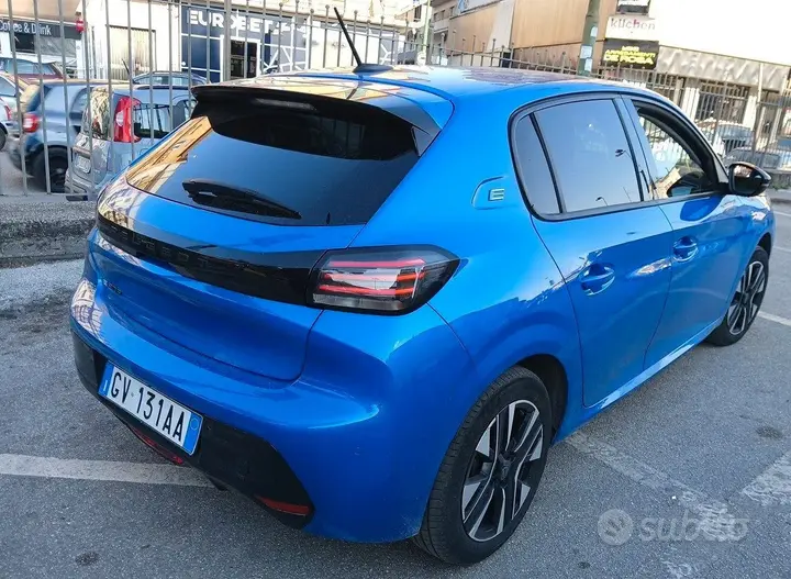 Peugeot 208 2024 photo 3