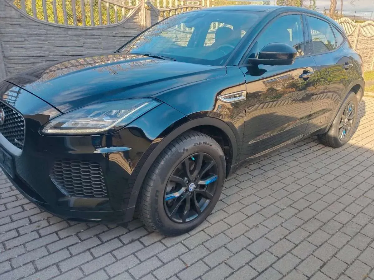 Jaguar E-Pace 2019 photo 2