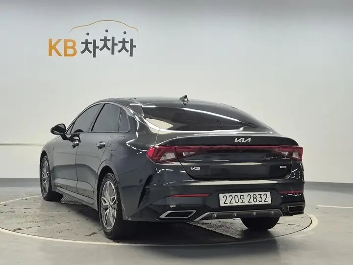 Kia K5 2023 photo 2