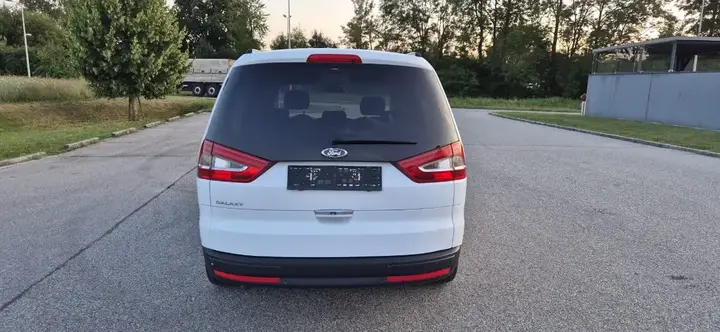 Ford Galaxy 2013 photo 3