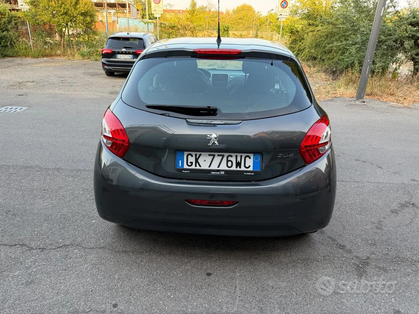 Peugeot 208 2014 photo 3