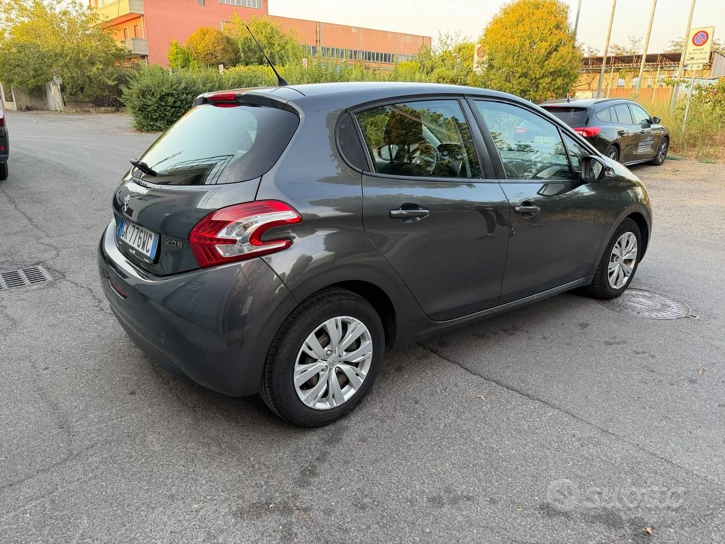 Peugeot 208 2014 photo 5