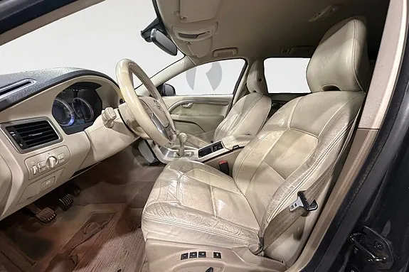 Volvo V70 2010 photo 3