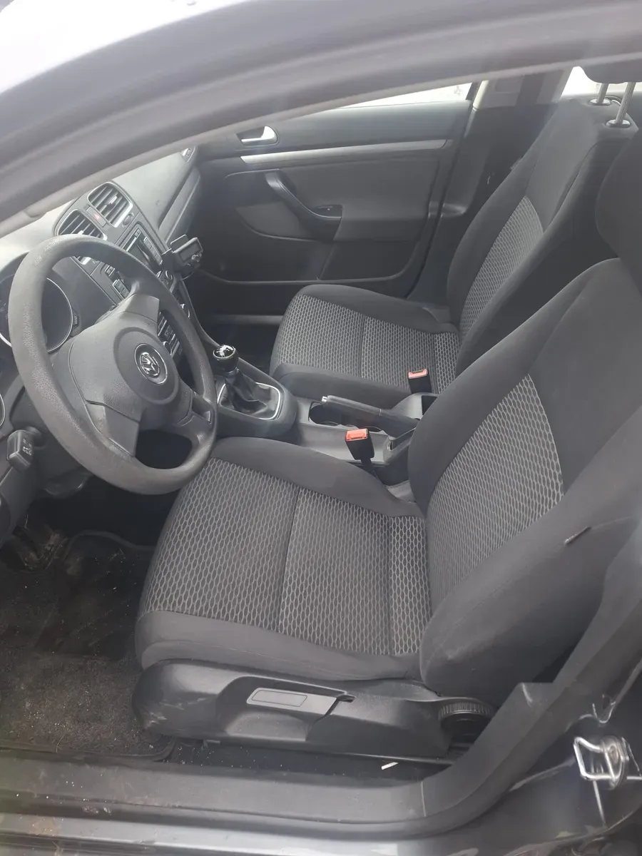 Volkswagen Golf 2009 photo 2